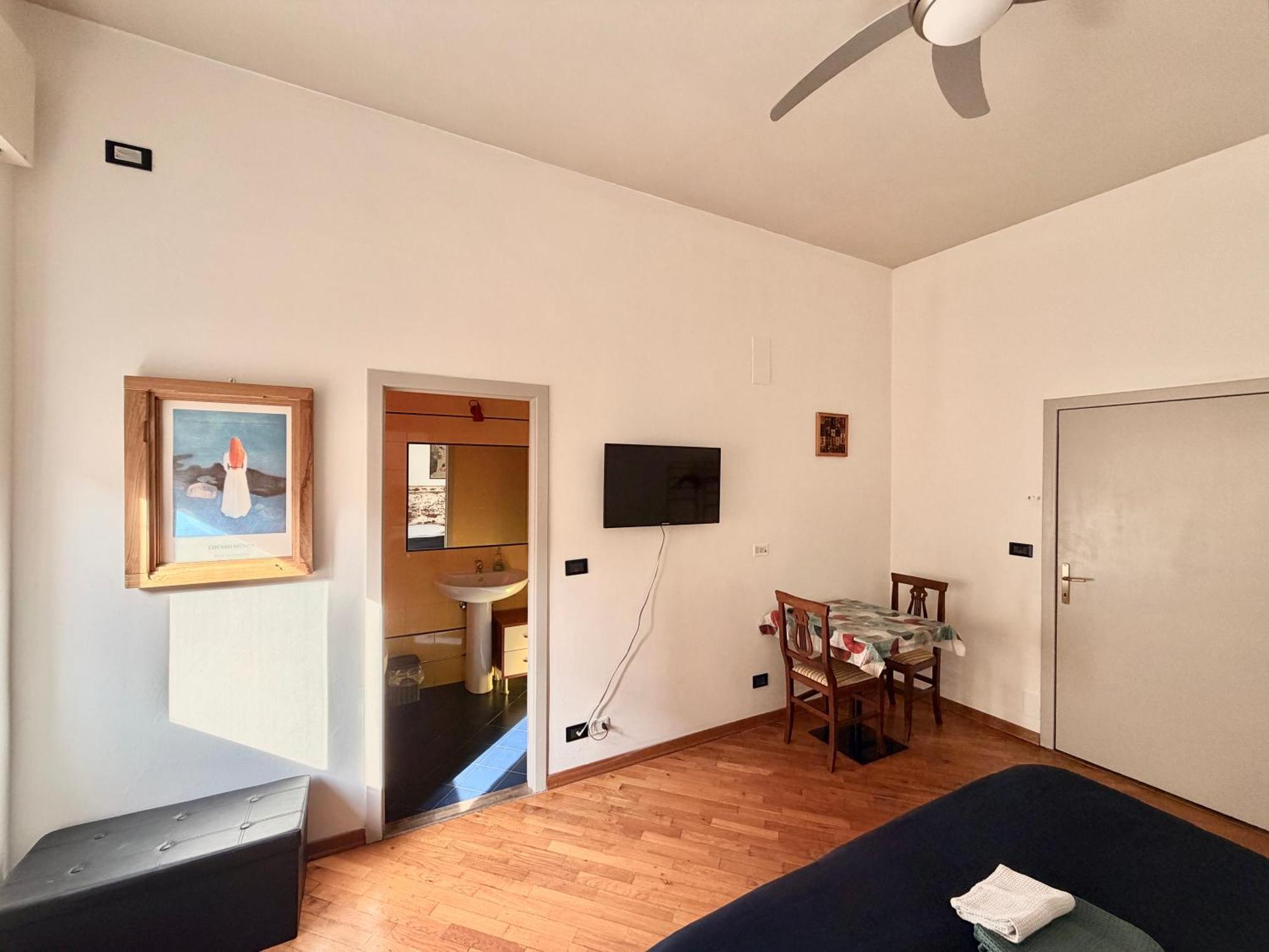 Double Room Private Bathroom